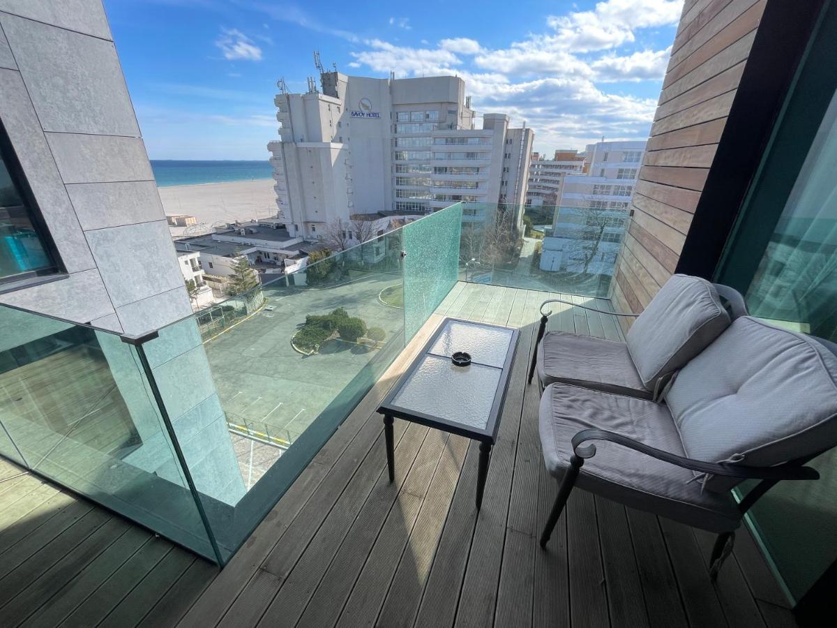 Blue Bike Seaview Apartment Mamaia Bagian luar foto