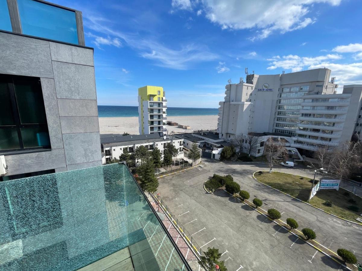 Blue Bike Seaview Apartment Mamaia Bagian luar foto