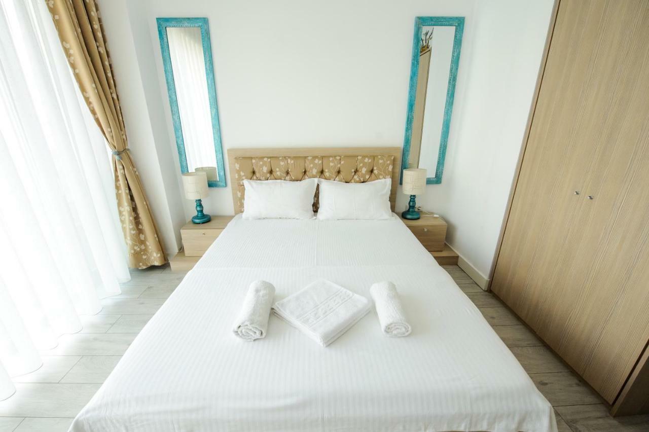 Blue Bike Seaview Apartment Mamaia Bagian luar foto