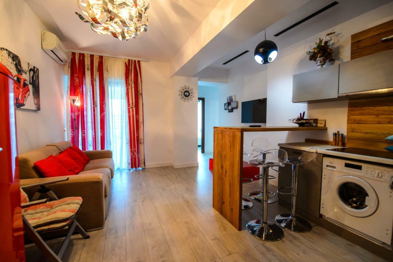 Blue Bike Seaview Apartment Mamaia Bagian luar foto