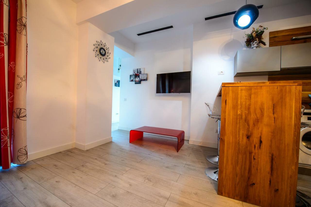 Blue Bike Seaview Apartment Mamaia Bagian luar foto