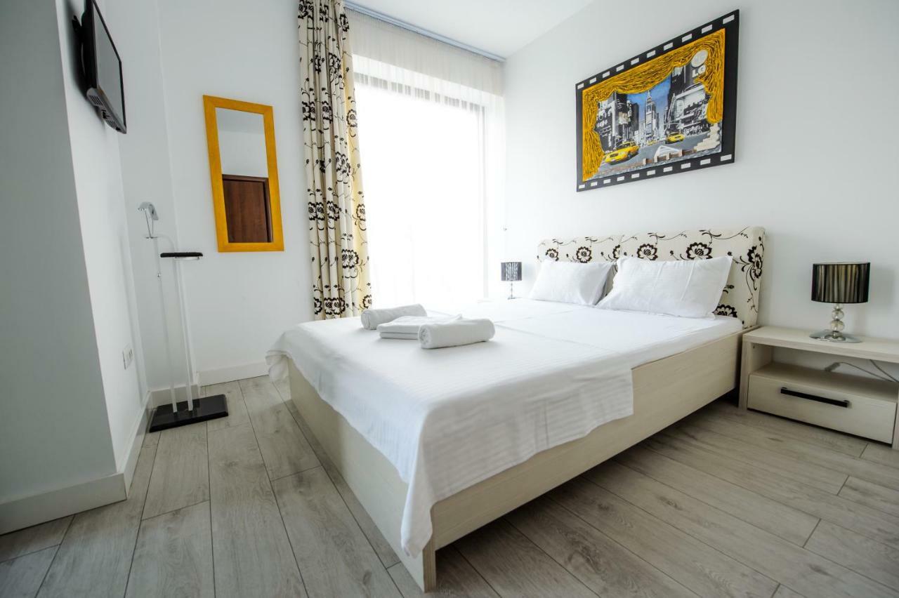 Blue Bike Seaview Apartment Mamaia Bagian luar foto